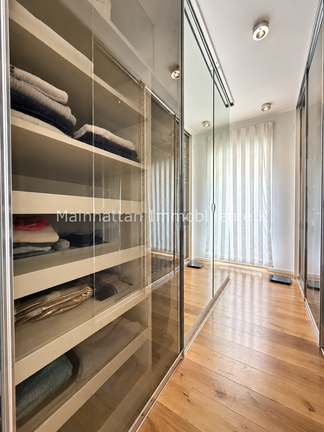 begehbarer Kleiderschrank